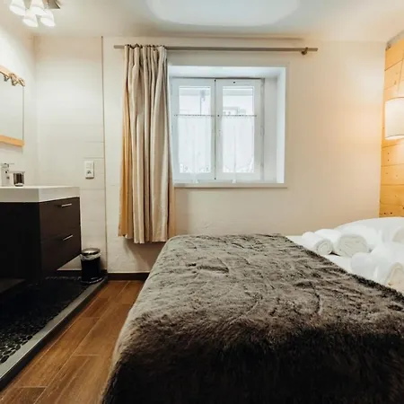 Cozy Near The Center *